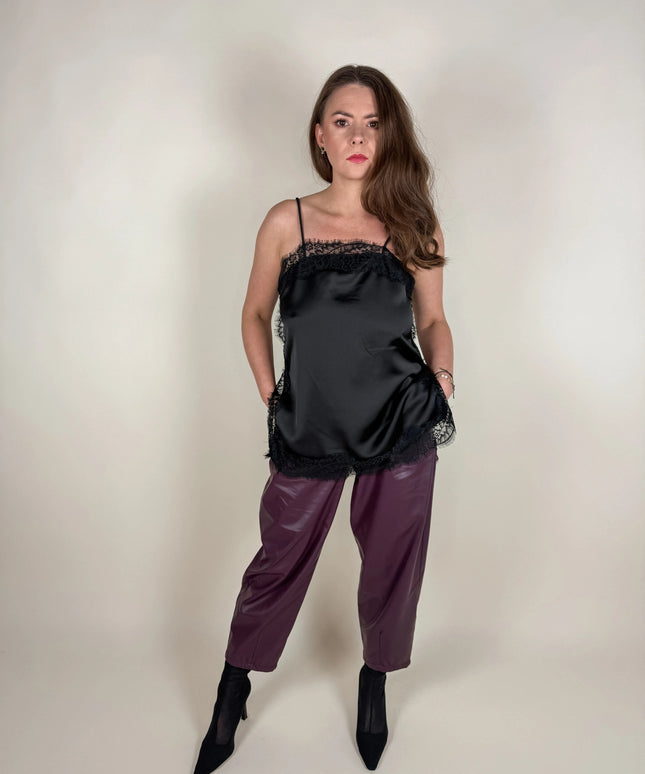 SATYNOWY TOP LAURA CZARNY - BLUMANIA