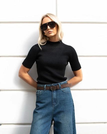 SWETER Z PÓŁGOLFEM AMBER LEMONADA CZARNY - BLUMANIA